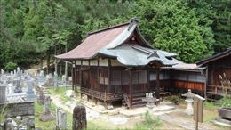 a-shrine-in-takayama_22155701671_o.jpg